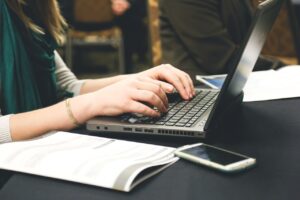Cómo preparar tu empresa en Barcelona para el nuevo sistema VERI*FACTU sin complicarte la vida
